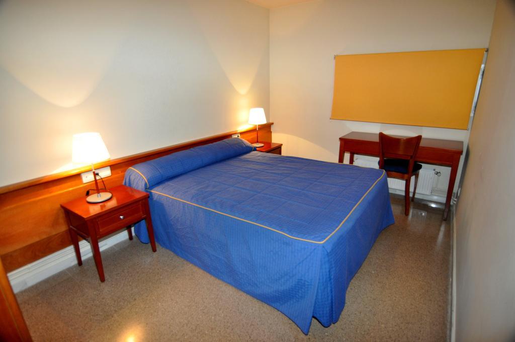 Aparthotel Sole Pobla de Segur Zimmer foto