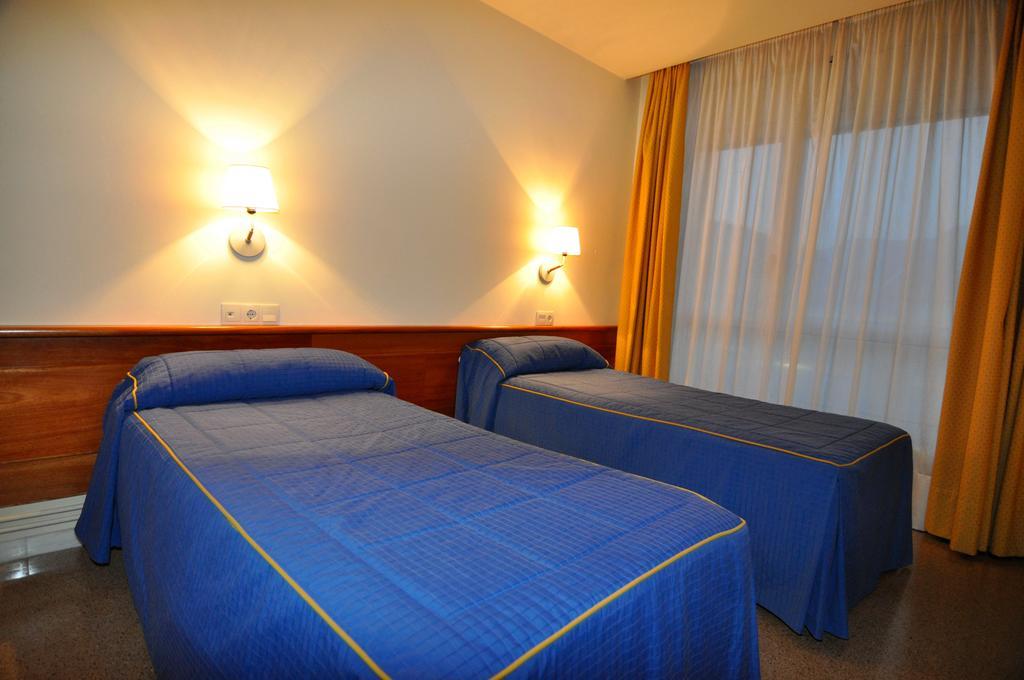 Aparthotel Sole Pobla de Segur Zimmer foto