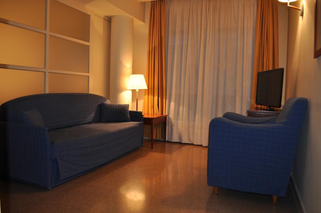 Aparthotel Sole Pobla de Segur Zimmer foto