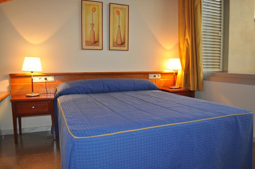 Aparthotel Sole Pobla de Segur Zimmer foto