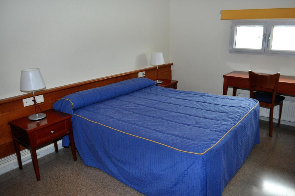 Aparthotel Sole Pobla de Segur Zimmer foto
