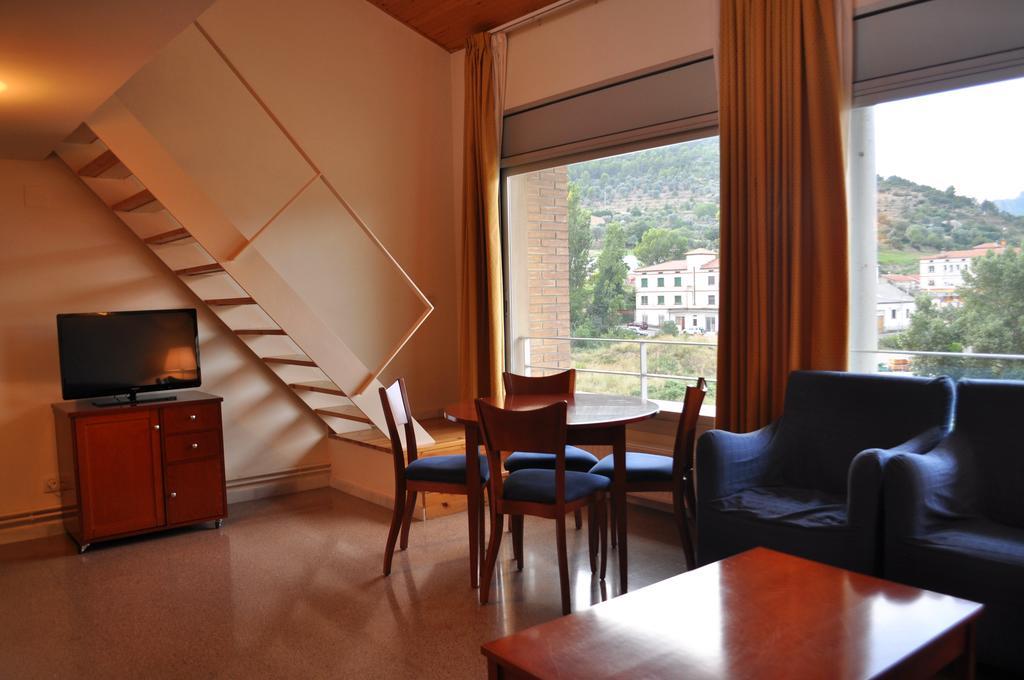 Aparthotel Sole Pobla de Segur Zimmer foto