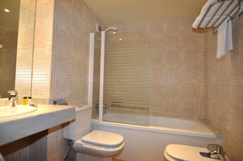 Aparthotel Sole Pobla de Segur Zimmer foto