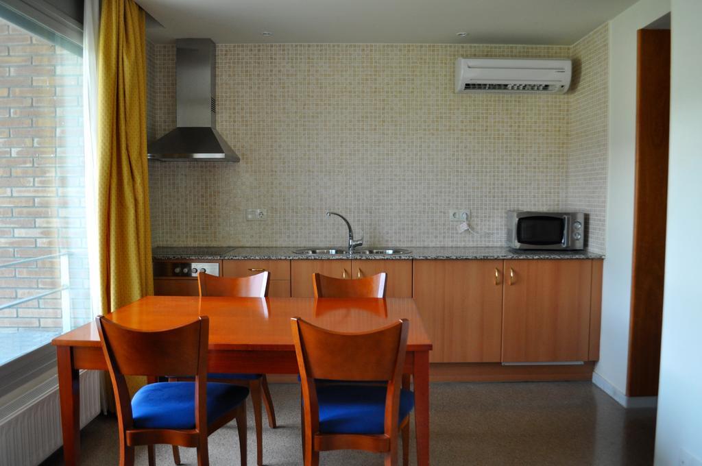 Aparthotel Sole Pobla de Segur Zimmer foto