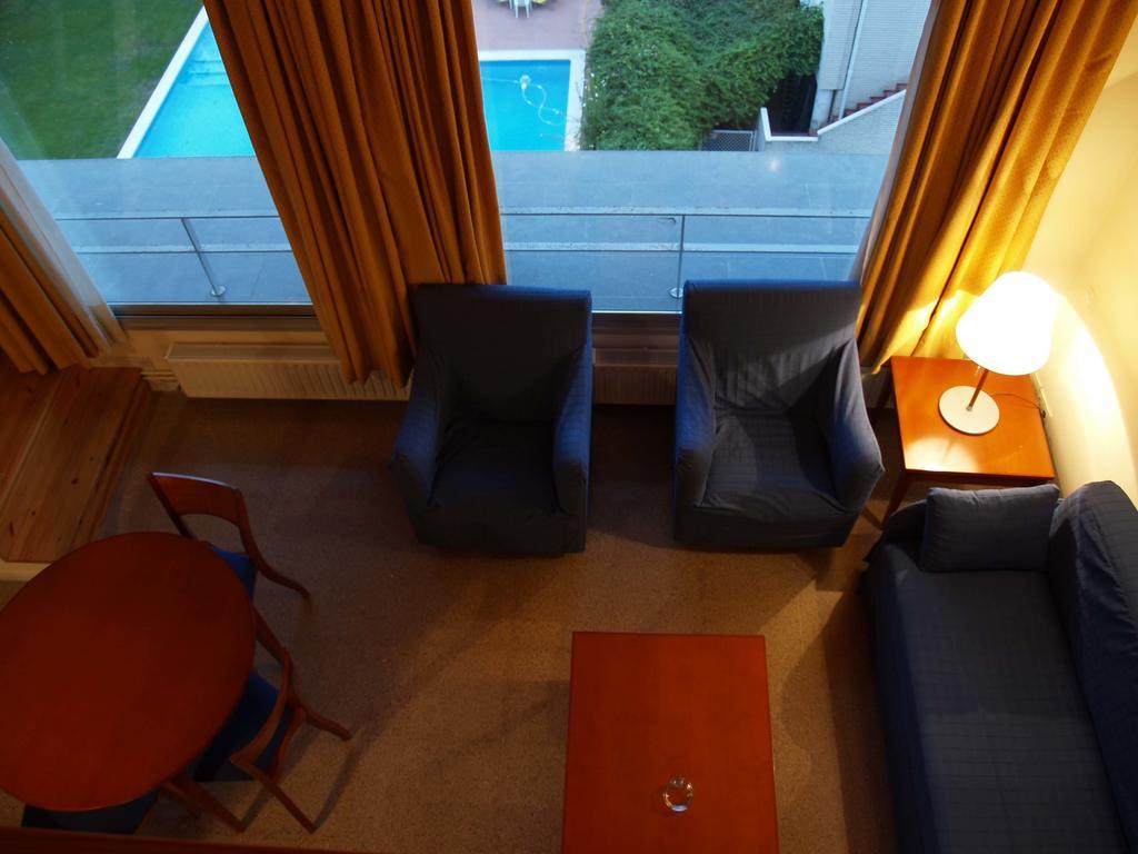 Aparthotel Sole Pobla de Segur Zimmer foto